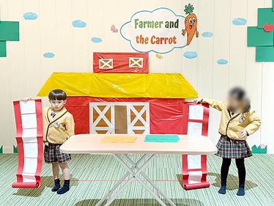 しりとりの形式でひらがな発表をする生徒たち