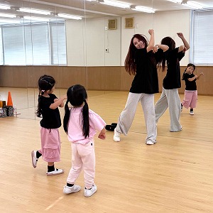 おけいこ教室「エンジョイダンス」レッスンの様子