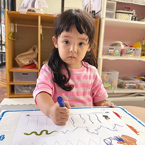 運筆の練習をする生徒